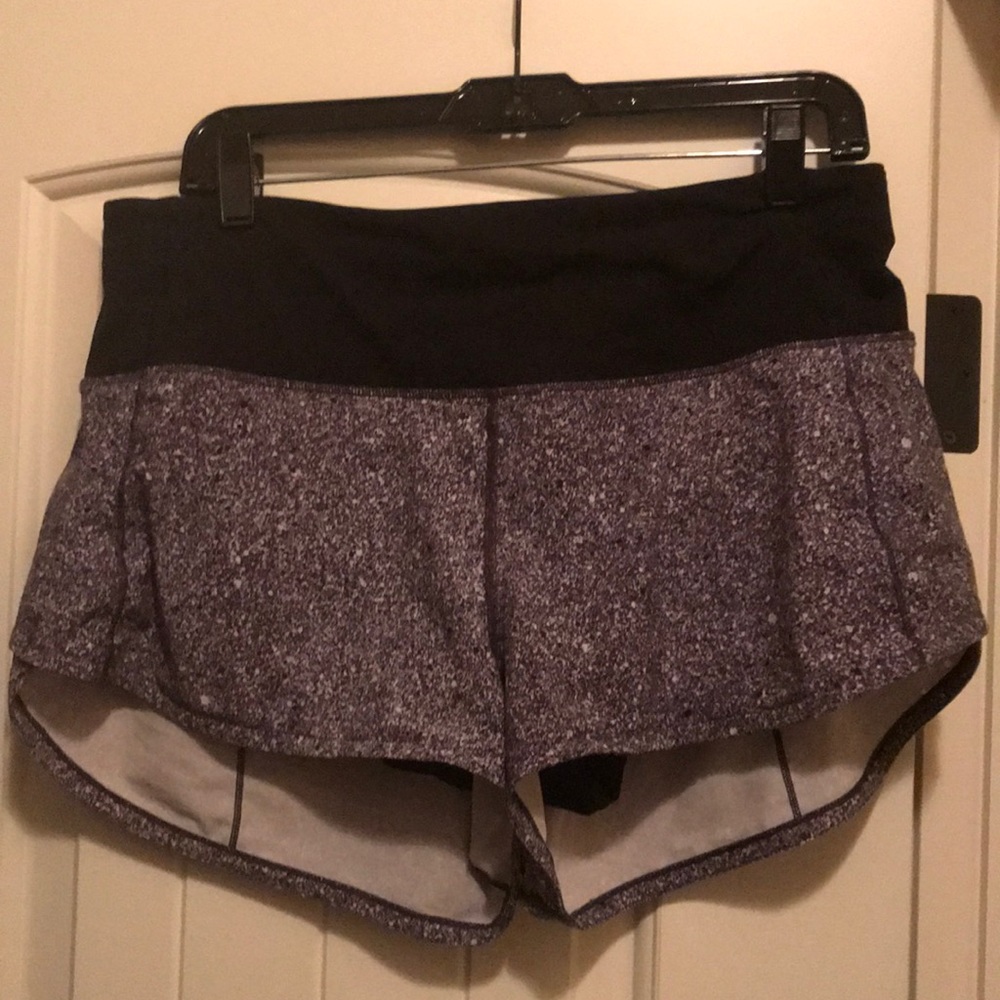Lululemon shorts 4 way stretch 2.5in. Size 10